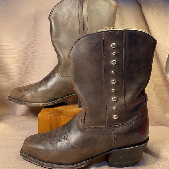 Handmade hardly worn leather studded cowboy boots - Picture 8 of 16